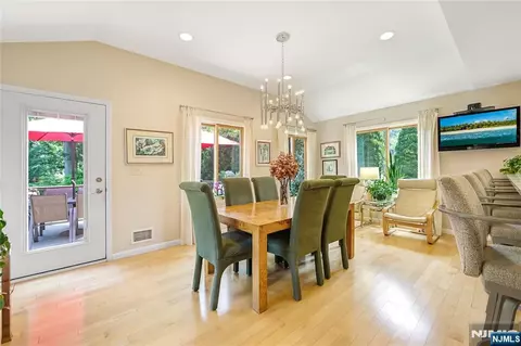 Dining - 152 Coles Ave, Hackensack, NJ 07601 photo 2 of 2
