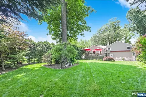 Exterior - 152 Coles Ave, Hackensack, NJ 07601 photo 10 of 10