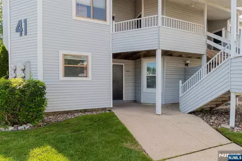 4107 Tracy Ct, Voorhees, NJ 08043