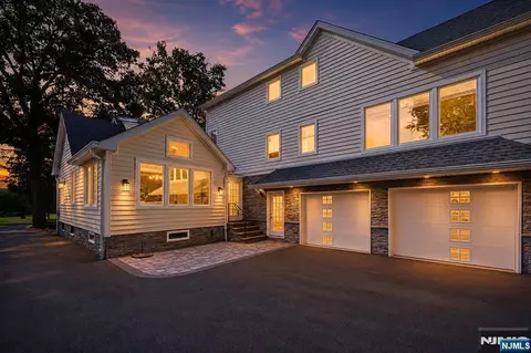 40 Dean Dr, Tenafly, NJ 07670