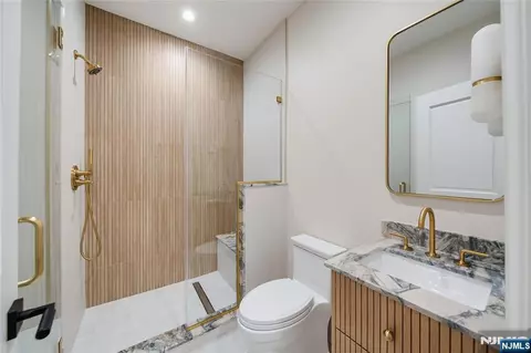Bath - 92 Oliver Rd, Paramus, NJ 07652 photo 8 of 8
