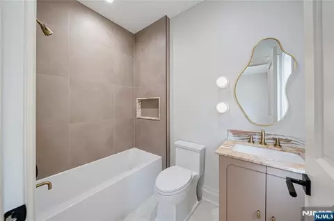 Bath - 92 Oliver Rd, Paramus, NJ 07652 photo 7 of 8