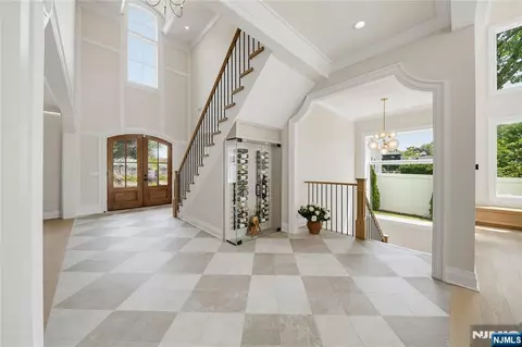 Entry Way - 92 Oliver Rd, Paramus, NJ 07652 photo 2 of 2