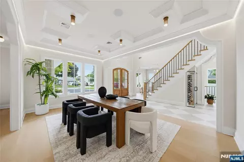 Dining - 92 Oliver Rd, Paramus, NJ 07652 photo 2 of 3