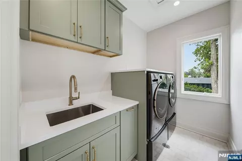 Other - 92 Oliver Rd, Paramus, NJ 07652 photo 5 of 15