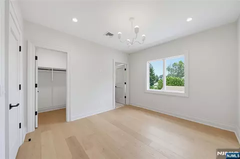 Bedroom - 92 Oliver Rd, Paramus, NJ 07652 photo 5 of 6