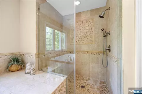Bath - 68 Eagle Rim Rd, Saddle River, NJ 07458 photo 5 of 6