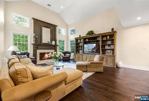 Living - 68 Eagle Rim Rd, Saddle River, NJ 07458 photo 2 of 4