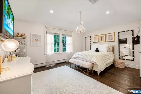 Bedroom - 68 Eagle Rim Rd, Saddle River, NJ 07458 photo 3 of 5