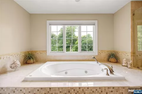 Bath - 68 Eagle Rim Rd, Saddle River, NJ 07458 photo 4 of 6