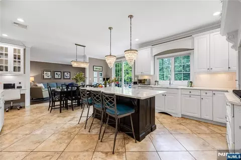 Kitchen - 68 Eagle Rim Rd, Saddle River, NJ 07458 photo 3 of 4