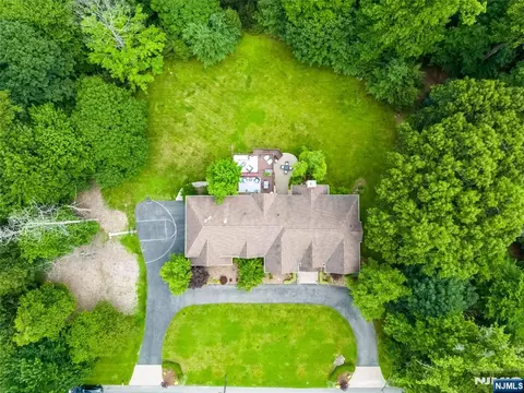 View/Area - 68 Eagle Rim Rd, Saddle River, NJ 07458 photo 2 of 2
