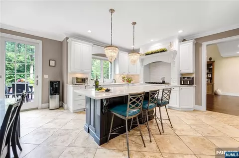 Kitchen - 68 Eagle Rim Rd, Saddle River, NJ 07458 photo 2 of 4
