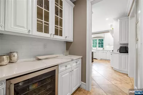 Entry Way - 68 Eagle Rim Rd, Saddle River, NJ 07458 photo 3 of 7