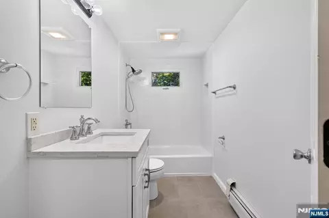 Bath - 27 Ferndale Rd, Wayne, NJ 07470 photo 2 of 2