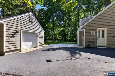 Exterior - 27 Ferndale Rd, Wayne, NJ 07470 photo 3 of 4