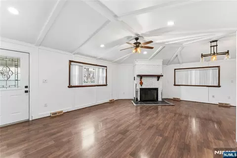 28 Butler St, Clifton, NJ 07011
