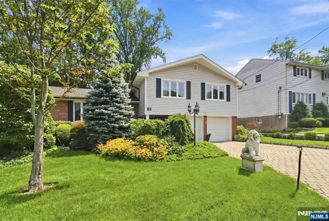 65 Hickory St, Englewood Cliffs, NJ 07632