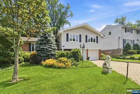 65 Hickory St, Englewood Cliffs, NJ 07632