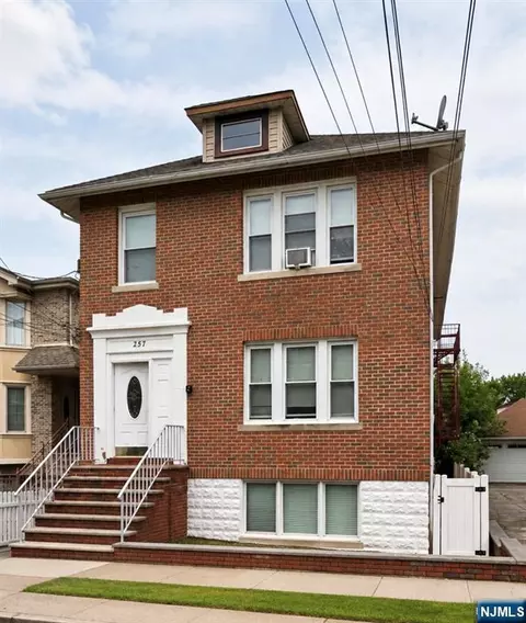 257 Roff Ave, Palisades Park, NJ 07650