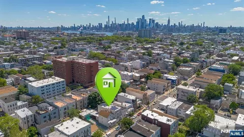 178 South St, Jersey City, NJ 07307