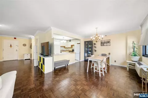 Dining - 326 Prospect Ave #8J, Hackensack, NJ 07601 photo 1 of 3