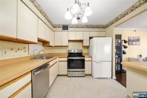 Kitchen - 326 Prospect Ave #8J, Hackensack, NJ 07601 photo 3 of 3