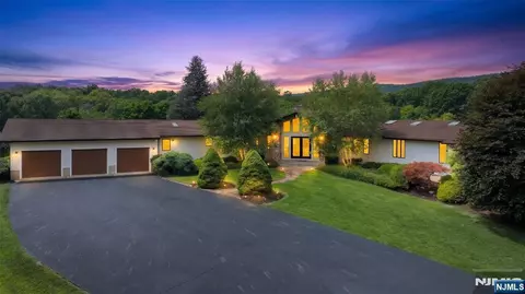 90 Phillips Rd, Branchville, NJ 07826