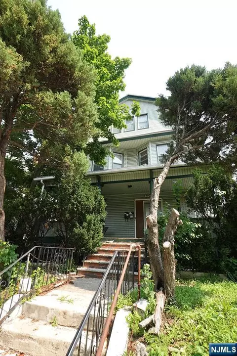 162 N Maple Ave, East Orange, NJ 07017