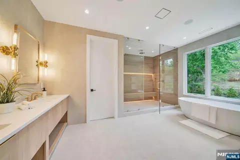 Bath - 61 Mac Arthur Ave, Closter, NJ 07624 photo 4 of 6