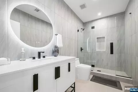 Bath - 336 Lockwood Dr, Paramus, NJ 07652 photo 8 of 8