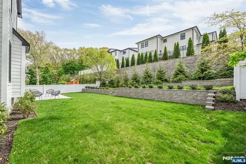 Exterior - 336 Lockwood Dr, Paramus, NJ 07652 photo 6 of 6