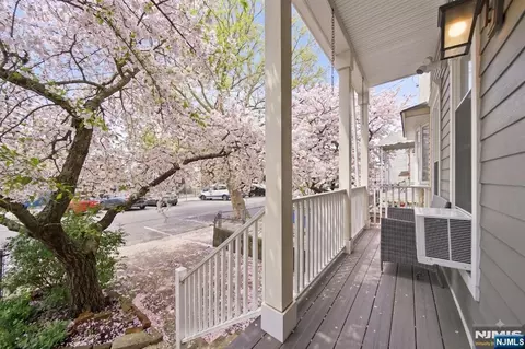 22 Laidlaw Ave, Jersey City, NJ 07306