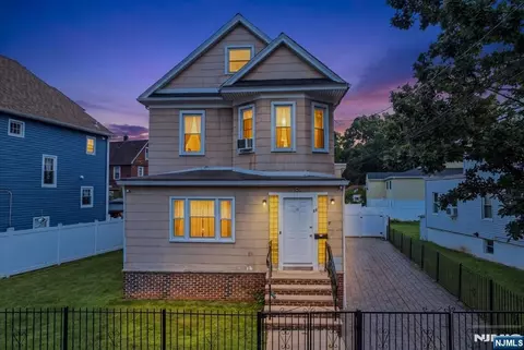 11 Elm St, Ridgefield Park, NJ 07660
