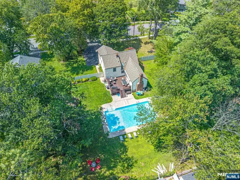 View/Area - 376 Chelsea St, Paramus, NJ 07652 photo 1 of 3