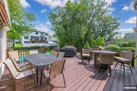 Exterior - 376 Chelsea St, Paramus, NJ 07652 photo 8 of 8