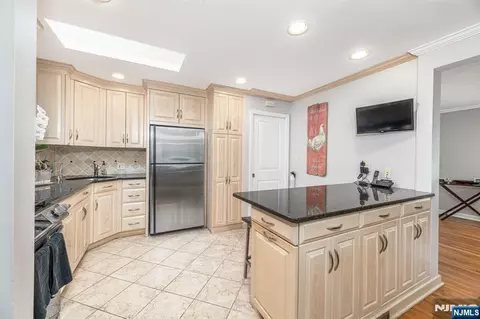 Kitchen - 376 Chelsea St, Paramus, NJ 07652 photo 1 of 3
