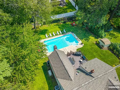View/Area - 376 Chelsea St, Paramus, NJ 07652 photo 2 of 3