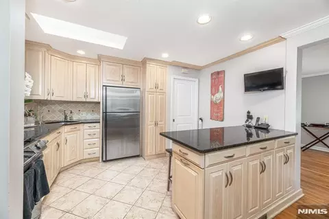 Kitchen - 376 Chelsea St, Paramus, NJ 07652 photo 1 of 2