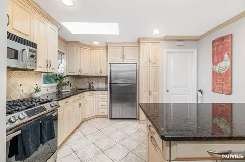 Kitchen - 376 Chelsea St, Paramus, NJ 07652 photo 2 of 2