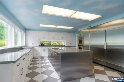 Kitchen - 44 Adams Dr, Cresskill, NJ 07626 photo 1 of 2