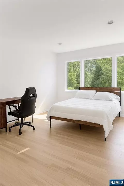 Bedroom - 44 Adams Dr, Cresskill, NJ 07626 photo 2 of 2