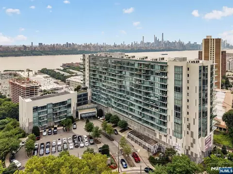 320 Adolphus Ave #611, Cliffside Park, NJ 07010