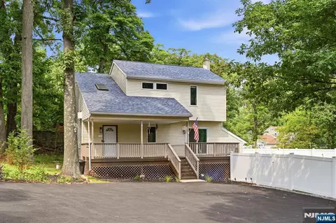 19 Northwestern Way, Hopatcong, NJ 07843