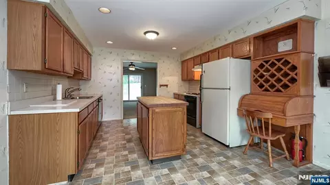 Kitchen - 42 Bowfell Ct, Wayne, NJ 07470 photo 1 of 3