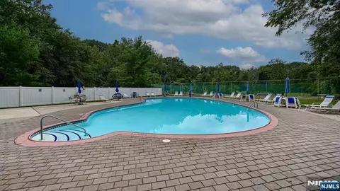 Exterior - 42 Bowfell Ct, Wayne, NJ 07470 photo 4 of 4