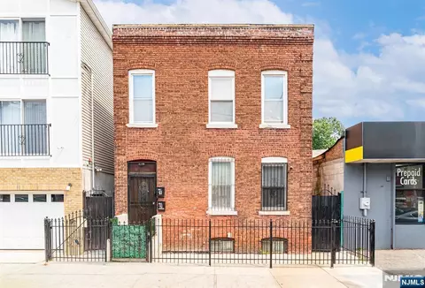 502 18th St, Newark, NJ 07103