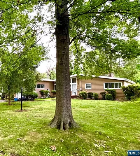127 Belmont St, Englewood, NJ 07631