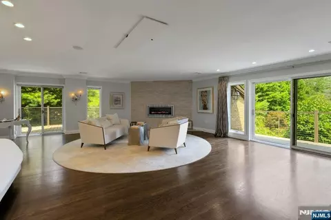 Living - 59 Jackson Dr, Alpine, NJ 07620 photo 6 of 7