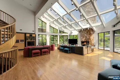 Living - 59 Jackson Dr, Alpine, NJ 07620 photo 3 of 7